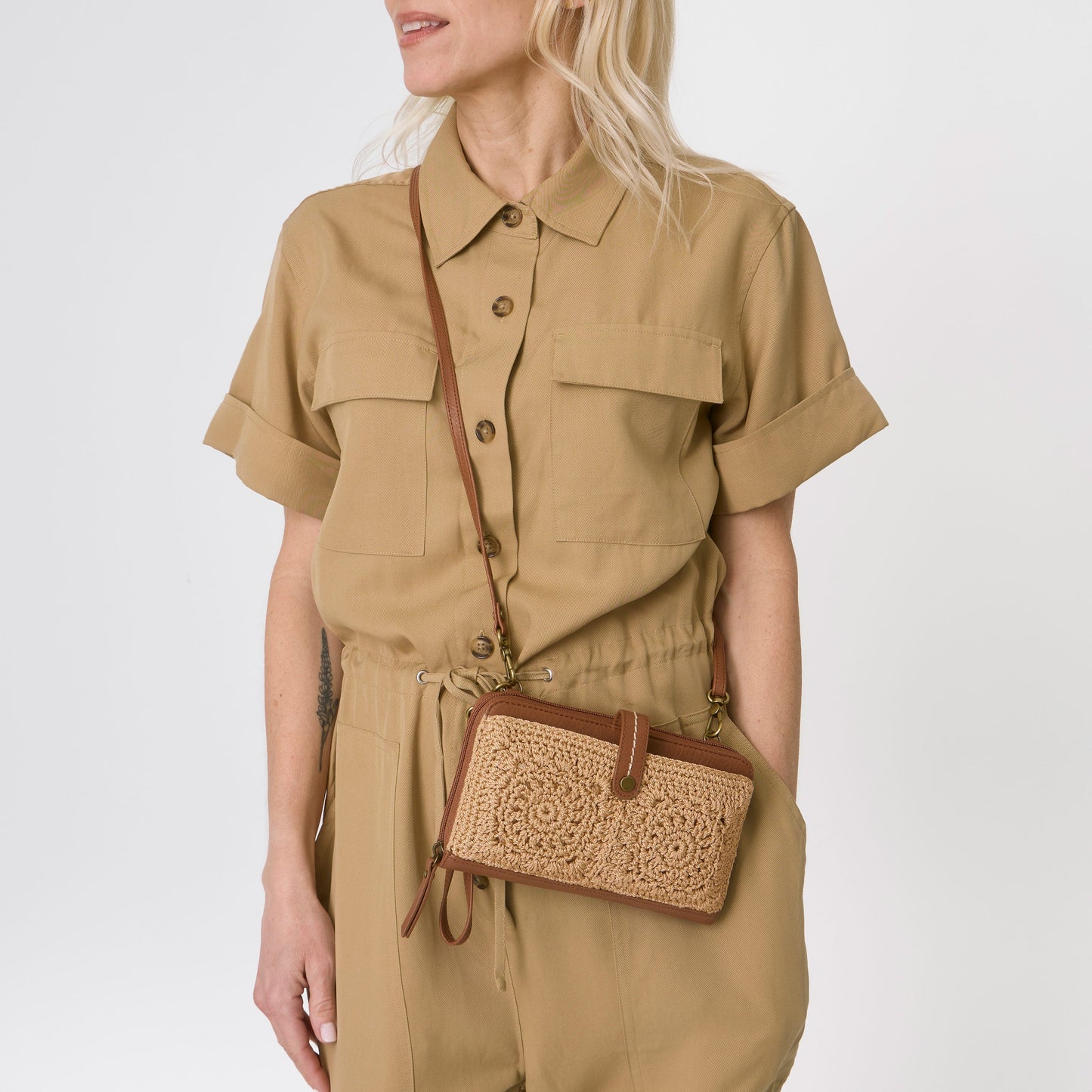 Iris Smartphone Wallet - Hand Crochet - Bamboo Medallion